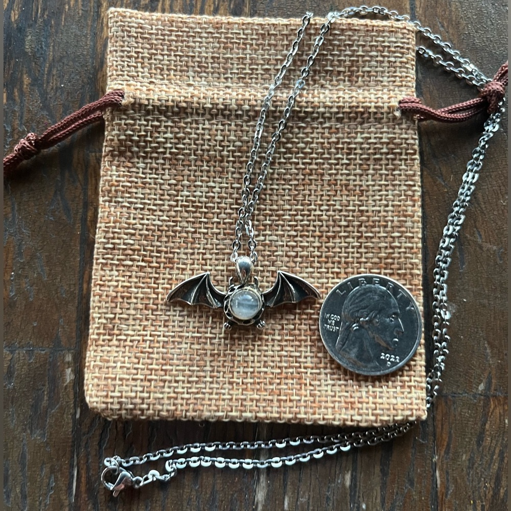 Gothic Necklace Halloween Necklace Labradorite Pendant Bat Charm Gothic Jewelry - Picture 3 of 3